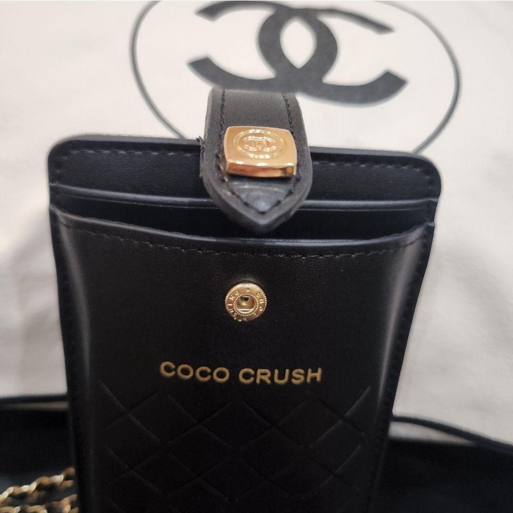 Coco Crush Black Leather Phone Case with Chain - Picture 3 of 10